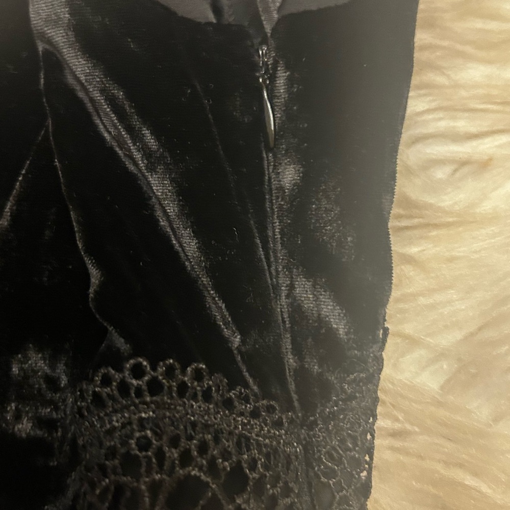 BEBE Vintage 90’s Y2K Velvet Lace Brocade Peplum Going Out Top - Picture 8 of 15